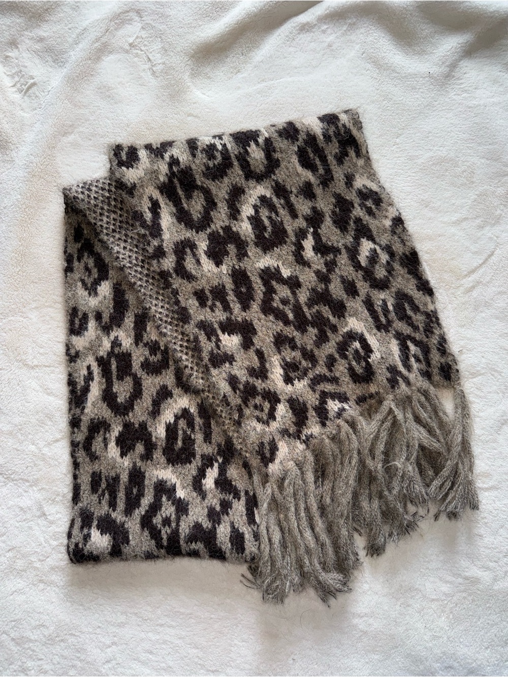 American Eagle Leopard Print Scarf!